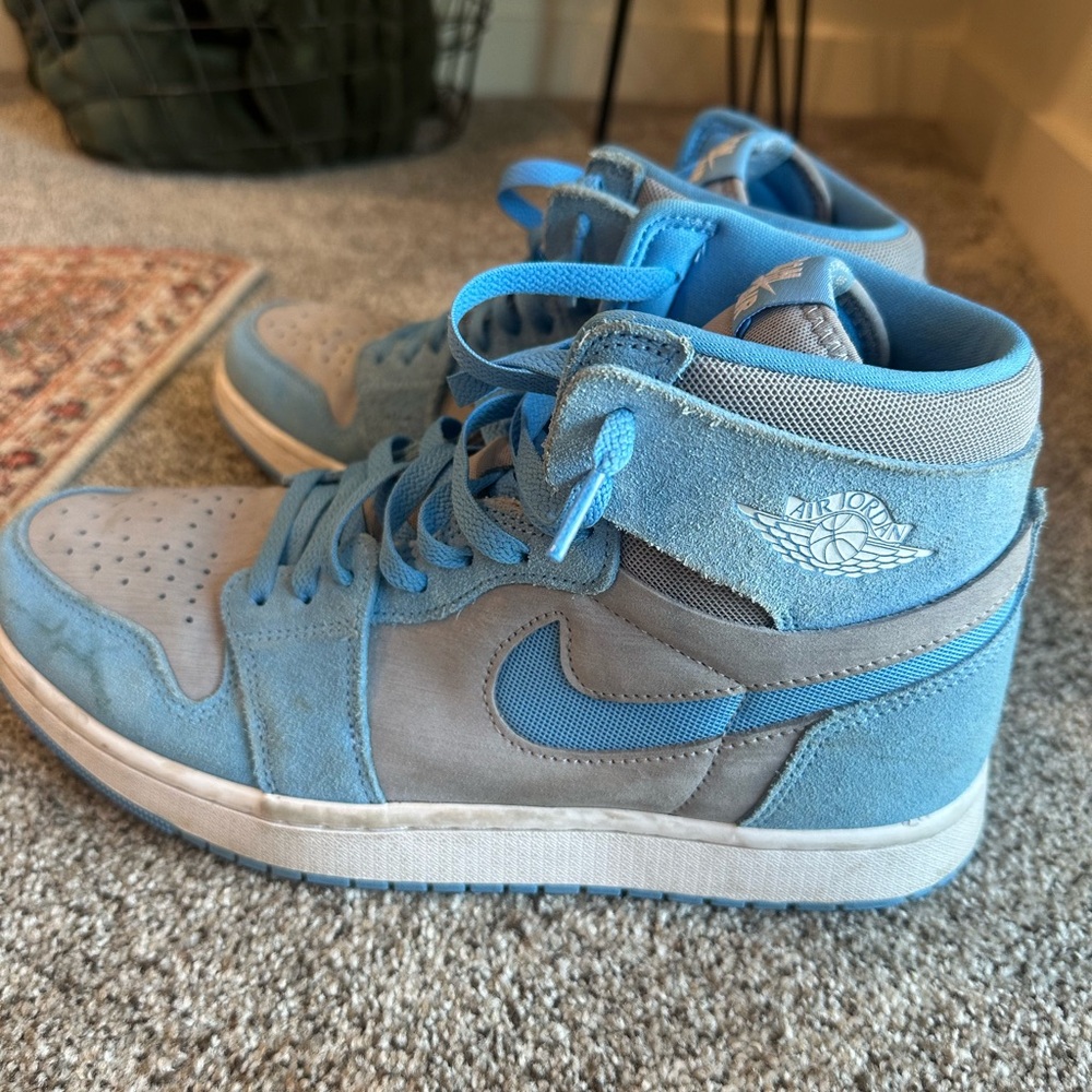 Men’s Nike Air Jordan 1 High-Top Sneakers in Blue and Gray